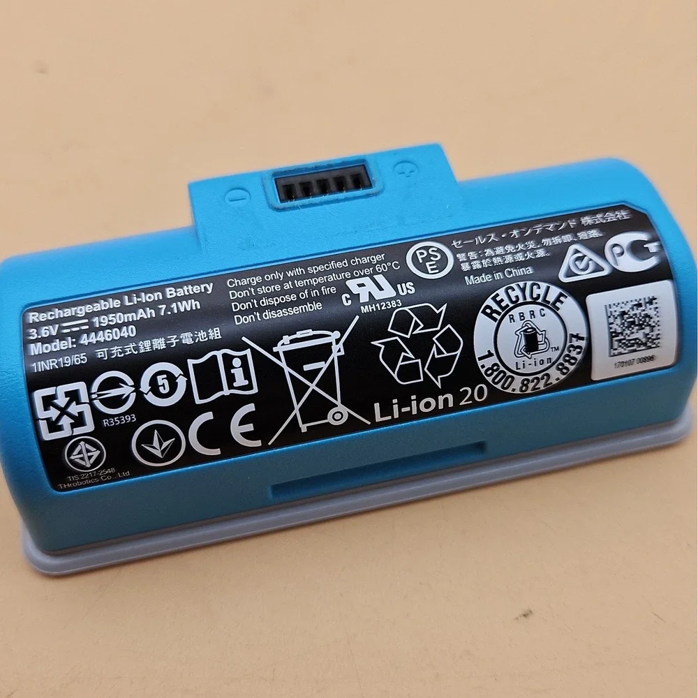 IRobot | 4446819 | Charger and Rechargeable Li-ion 3.6 Volt Battery 4446040